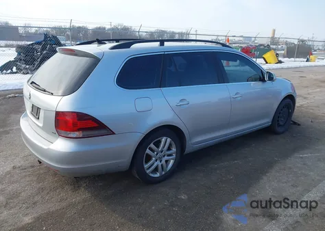 2011 Volkswagen Jetta Sportwagen 2.0L Tdi from USA, damaged, VIN 3VWPL7AJ0BM616168